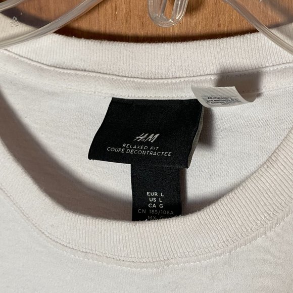 Rick & Morty T-Shirt, Trippy Design by H&M in Large - Picture 2 of 3